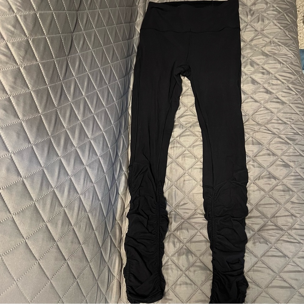 5/$100 Lululemon Black High-Rise Tight